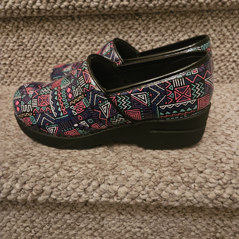 Easy Works Colorful Geometric Pattern Clogs Slip-… - image 5